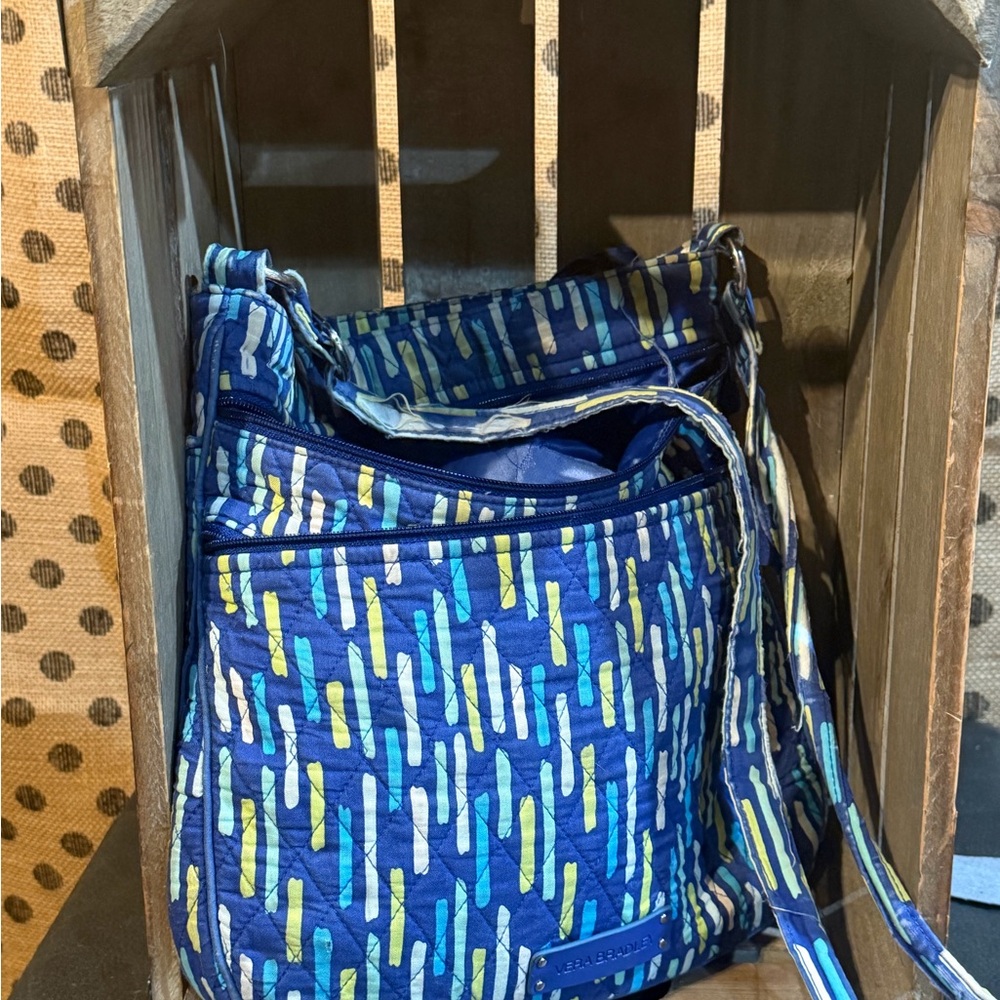 EUC Vera Bradley double zip hipster crossbody bag in Katalina Blues